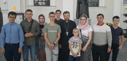 Паломническая поездка молодёжного движения
