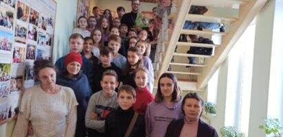 Серафимовская воскресная школа поздравила настоятеля с днём Ангела