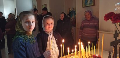 Детская служба в храме преподобного Серафима Саровского в г.Белоозёрске