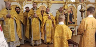 Литургия  в день освящения храма  вчесть Святых Царственных Страстотерпцев в д.Хрисо