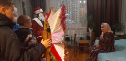 Волонтёрская акция Серафимовской воскресной школы «Рождественское поздравление»