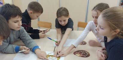 Игра-квест «Святые дни» в Серафимовской воскресной школе г.Белоозёрска