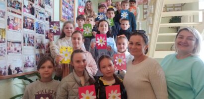 Поздравительная  акция  «Мама милая моя»  на приходе храма преподобного Серафима Саровского в г.Белоозёрске