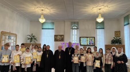 Команда интеллектуального клуба «Серафимы» воскресной школы при храме преподобного Серафима Саровского в г. Белоозёрске одержала победу в интеллектуальном турнире