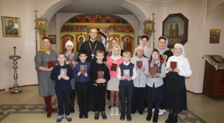 Духовно-просветительский проект «Читаем Евангелие вместе»  воскресной школы при храме  преподобного Серафима Саровского в г.Белоозёрске